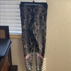 NWOT Emily HSU leggings